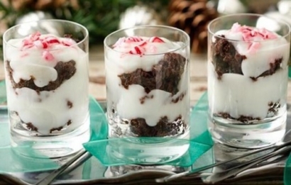 Christmas Peppermint Brownie Shots