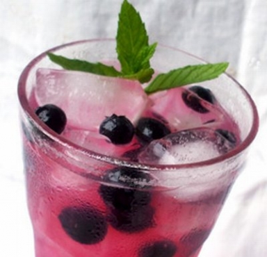 Alcoholic Blueberry Lemonade 
