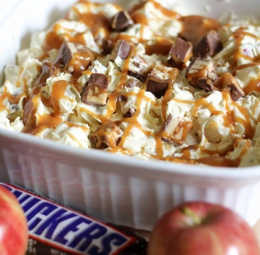 How to make a snickers caramel apple salad