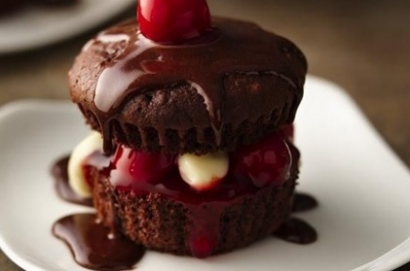Mini chocolate cherry cake recipe