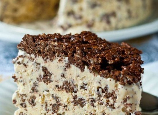Mouth watering Crunchy Nutella ice cream cake