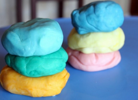 How to make edible play dough for the kids
